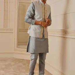 Tasva Men Grey Kurta With Churidar & Contrast Placket Bundi Jacket-image-20