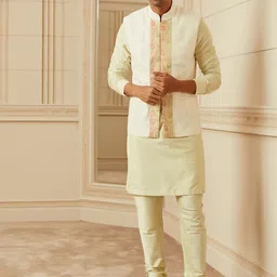Tasva Men Off White Contrast Placket Kurta Bundi Set-16