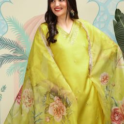 Ishin Floral Embroidered V-Neck Three-Quarter Sleeves Silk Chiffon Kurta Set-picture-28
