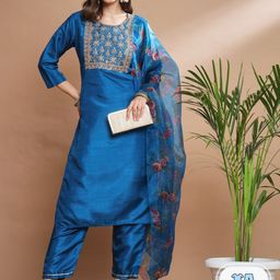 PPTOSS Ethnic Motifs Embroidered Thread Work Kurta With Trousers & Dupatta-image-15