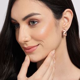 SOHI Contemporary Studs Earrings-41