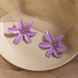 SOHI Silver Plated Artificial Stones Floral Stud Earrings-27