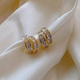 Yellow Chimes Gold-Plated Crystals Studded Studs Earrings-4