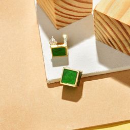 DressBerry Gold-Toned & Green Gold-Plated Square Studs Earrings-11