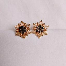 kurdekars divuu Gold-Plated Artificial Beaded Floral Shaped Studs-34