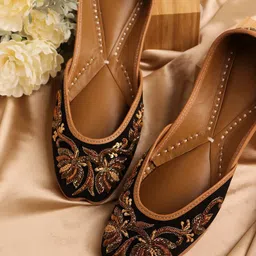 NR By Nidhi Rathi Square Toe Embroidered Mojaris-image-4
