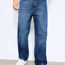 FREAKINS Men Blue Straight Fit Light Fade High-Rise Mildly Distressed Cotton Jeans-image-21