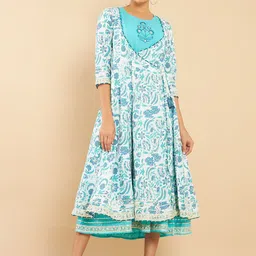 Soch Women White Dyed Keyhole Neck Flared Sleeves Thread Work Floral Anarkali Kurta-image-46