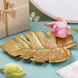 Folkstorys Golden touche Tray Gift Hampper-image-11