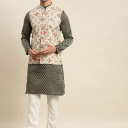 SOJANYA Men Green Ethnic Motifs Kurta with Churidar & Nehru Jacket-31