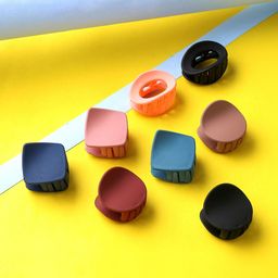 Yellow Chimes Women Set of 4 Pcs Matte Finish Geometric Shaped Hair Claw Clips-picture-34