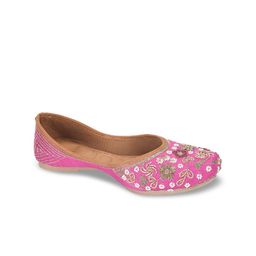 DESI COLOUR Women Pink Embellished Leather Ethnic Mojaris Flats-image-129