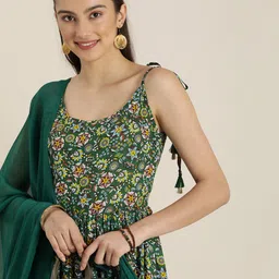 Sangria Women Green Floral Print Pleated Kurta with Trousers & Dupatta-31