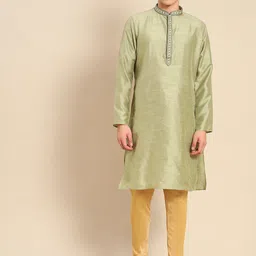Amodh by Kisah Men Mandarin collar Thread Work Kurta with Pyjamas-picture-18