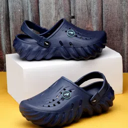 ASIAN Men Textured Clogs-5