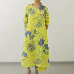 Royal Export Floral Printed V-Neck Straight Kurta With Palazzos-picture-42