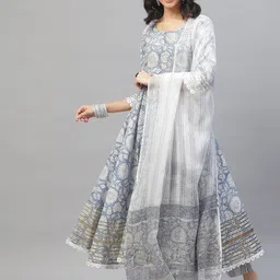 Divena Women Blue Floral Printed Gotta Patti Pure Cotton Kurta with Trousers & With Dupatta-picture-39