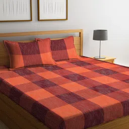 Arrabi Red & Orange Geometric 300 TC Super King Cotton Bedsheet with 2 Pillow Covers-9