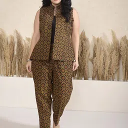 TSUCCHI TRADITIONS Ajrakh Printed Pure Cotton Shrug With Trousers-image-30