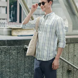 THE BEAR HOUSE Men Cream-Coloured Tartan Checked Pure Cotton Slim Fit Casual Shirt-image-2