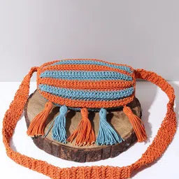 ITIHASIKALA Striped Structured Sling Bag-picture-28
