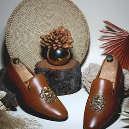 GRIFFIN Men Ethnic Embellished Leather Latex Lined Loafers-picture-19