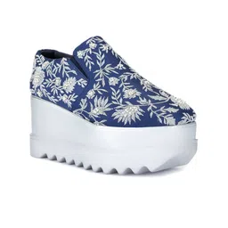 Anaar Women Celestial Embellished Lightweight Basics Flatform Slip -On Sneakers-image-10