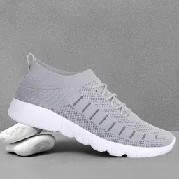 SPRENGE Men Textured Lightweight Sneakers-51