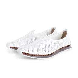 Big Boon Men Perforated Lightweight Mojaris-picture-5