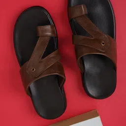 Walkfree Men Textured One Toe Comfort Sandals-picture-13