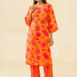 Sangria Yellow Floral Printed Sequinned Square Neck Flared Sleeves Kurta With Trousers-picture-19