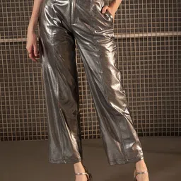 StyleStone Women Mid-Rise Relaxed Easy Wash Pleated Trousers-image-4