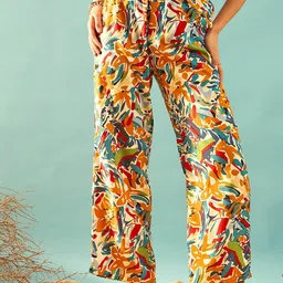 Berrylush Women White Abstract Printed High-Rise Trousers-image-1
