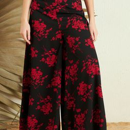 Berrylush Women Black Red Floral Printed Loose Fit High-Rise Parallel Trousers-picture-24