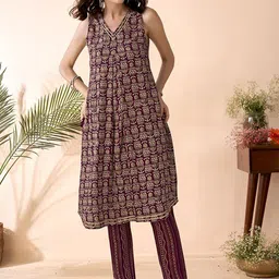 Anouk Maroon Ethnic Motifs Printed A-Line Kurta with Trousers-picture-28