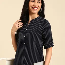 SHOWOFF Women Navy Blue Striped Kurta with Trousers-image-78