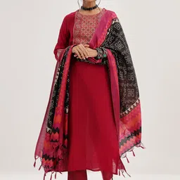 Varanga Ethnic Motifs Yoke Design Straight Kurta & Trousers With Dupatta-picture-2