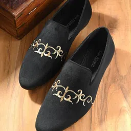 San Frissco Men Textured Loafers-image-18