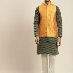 SOJANYA Men Green Ethnic Motifs Kurta with Pyjamas & Nehru Jacket-25