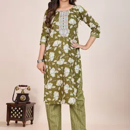 Women Basket Women Floral Printed Kurta with Trousers-18