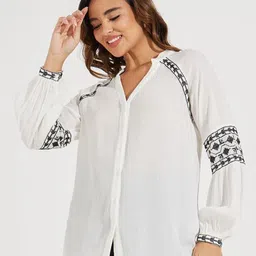 Moda Rapido Women Solid Embroidered Mandarin Collar Top-image-92