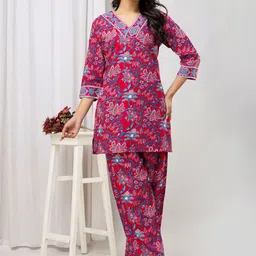FebQ Women Floral Printed Regular Patchwork Kurti with Trousers-picture-16
