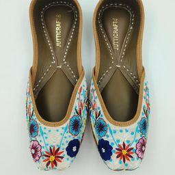 Jutti Crafts Women Embellished Ethnic Mojaris Flats-image-8