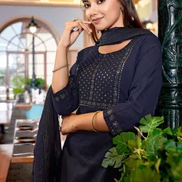 Royal Export Floral Yoke Design Sequinned Kurta With Trouser & Dupatta image 2