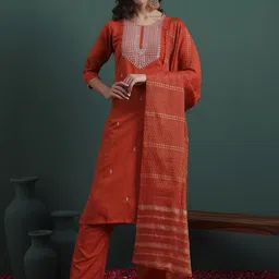 DIVASTRI Floral Embroidered Thread Work Straight Kurta With Trousers & Dupatta-picture-58