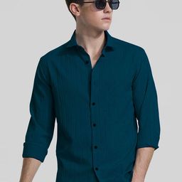 SZN Men Standard Fit Solid Spread Collar Cotton Casual Shirt-image-4