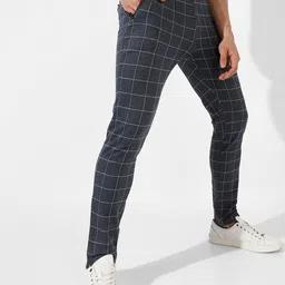 Campus Sutra Men Checked Cotton Track Pants-image-25
