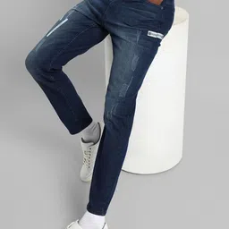 Campus Sutra Men Smart Slim Fit Mildly Distressed Light Fade Stretchable Cotton Jeans-image-66