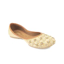 DESI COLOUR Women Gold-Toned Embellished Leather Ethnic Mojaris Flats-image-40