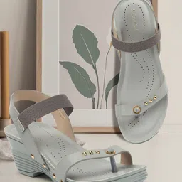 ICONICS Studded One Toe Platform Heels-47